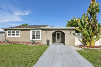 7241 13th Street N, Saint Petersburg, FL 33702 - Photo 1