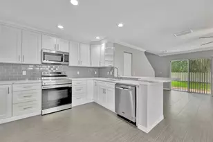 2928 Royal Tuscan Ln, Valrico, FL 33594 - Photo 16