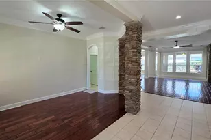 7204 Derwent Glen Cir, Land O Lakes, FL 34637 - Photo 8