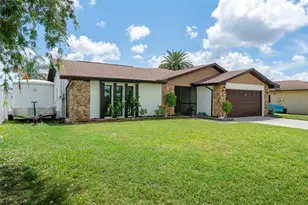 9910 Island Harbor Dr, Port Richey, FL 34668 - Photo 4