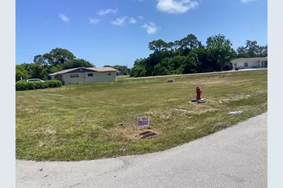 2203 Avienda Avenue, Fort Pierce, FL 34946 - Photo 4