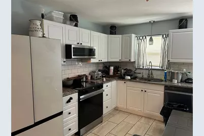 6326 3rd Avenue S, Saint Petersburg, FL 33707 - Photo 4