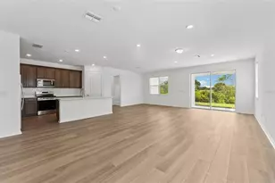 37187 Clinch Cir, Zephyrhills, FL 33540 - Photo 6