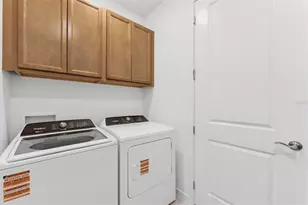 37187 Clinch Cir, Zephyrhills, FL 33540 - Photo 16