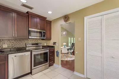 1023 Lake Avoca Place, Tarpon Springs, FL 34689 - Photo 6