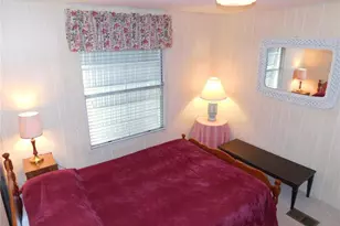 36934 Beth Ave, Zephyrhills, FL 33542 - Photo 16