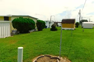 36934 Beth Ave, Zephyrhills, FL 33542 - Photo 30