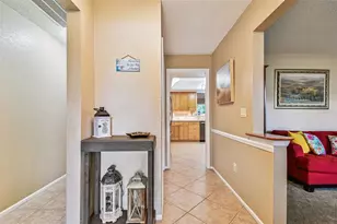 12801 Kimberly Oaks Cir, Largo, FL 33774 - Photo 4