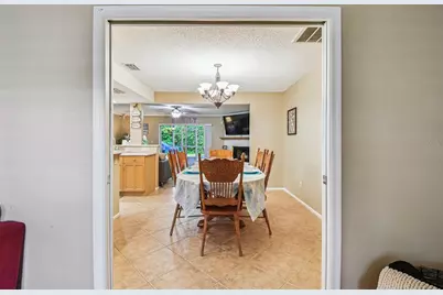 12801 Kimberly Oaks Circle, Largo, FL 33774 - Photo 8