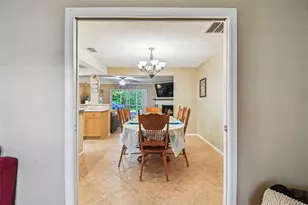 12801 Kimberly Oaks Cir, Largo, FL 33774 - Photo 8