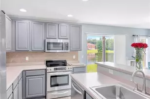 10821 Johanna Ave, Riverview, FL 33578 - Photo 14