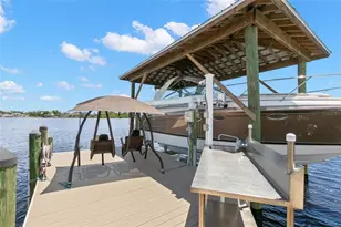 636 Bayshore Dr, Tarpon Springs, FL 34689 - Photo 64