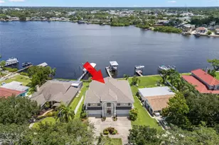 636 Bayshore Dr, Tarpon Springs, FL 34689 - Photo 1