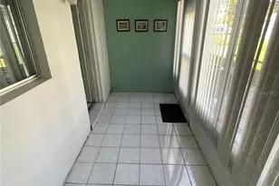 8555 112th St, Seminole, FL 33772 - Photo 12