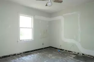 2501 54th St S, Gulfport, FL 33707 - Photo 12