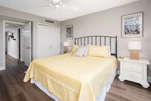 7650 Bayshore Dr, Treasure Island, FL 33706 - Photo 22