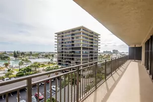 7650 Bayshore Dr, Treasure Island, FL 33706 - Photo 14