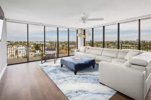 7650 Bayshore Dr, Treasure Island, FL 33706 - Photo 10