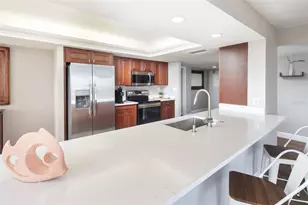 7650 Bayshore Dr, Treasure Island, FL 33706 - Photo 4