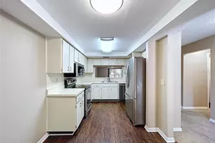 2020 Lakeview Dr, Clearwater, FL 33763 - Photo 16