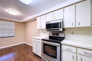 2020 Lakeview Dr, Clearwater, FL 33763 - Photo 16