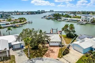 7998 1st Ave S, Saint Petersburg, FL 33707 - Photo 1