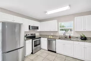 1430 29th St S, Saint Petersburg, FL 33712 - Photo 8