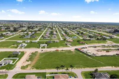 614 Diplomat Parkway E, Cape Coral, FL 33909 - Photo 12