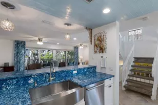 6250 Holmes Blvd, Holmes Beach, FL 34217 - Photo 12