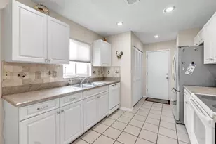 2237 Mayfield Palms Ln, Sun City Center, FL 33573 - Photo 14
