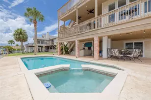 8100 Brighton Dr, Port Richey, FL 34668 - Photo 10