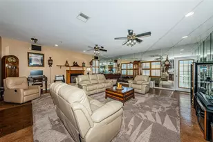 227 126th Ave, Treasure Island, FL 33706 - Photo 4