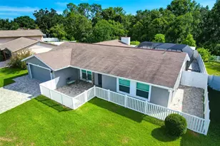 4002 Briarlake Dr, Valrico, FL 33596 - Photo 4