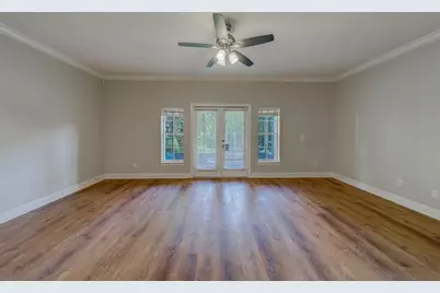 270 Valencia Circle, Saint Petersburg, FL 33716 - Photo 4