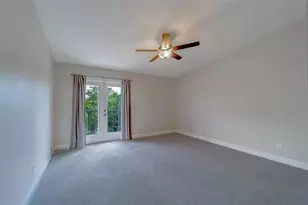 270 Valencia Cir, Saint Petersburg, FL 33716 - Photo 22