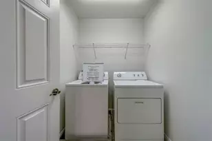 270 Valencia Cir, Saint Petersburg, FL 33716 - Photo 34