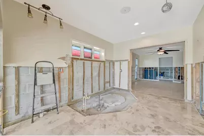 11750 5th Street E, Treasure Island, FL 33706 - Photo 32