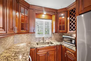 4974 Coquina Key Dr SE, Saint Petersburg, FL 33705 - Photo 6