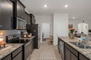 8370 Wheat Stone Dr, Zephyrhills, FL 33540 - Photo 18