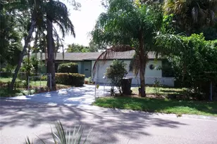 120 SW Monroe Cir N, Saint Petersburg, FL 33703 - Photo 2