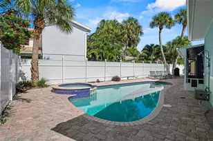 976 Narcissus Ave, Clearwater Beach, FL 33767 - Photo 2