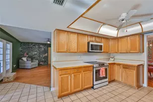 13562 Lake Magdalene Dr, Tampa, FL 33613 - Photo 36