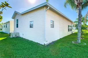 195 Gracie Ave S, Frostproof, FL 33843 - Photo 2