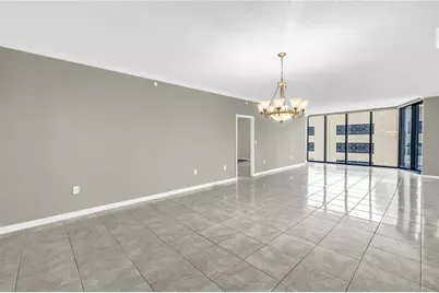 1 Beach Drive SE #810, Saint Petersburg, FL 33701 - Photo 4