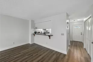 1816 Mill Run Cir, Tampa, FL 33613 - Photo 14