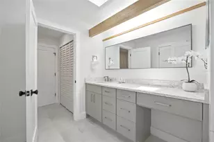 405 28th St, Holmes Beach, FL 34217 - Photo 32