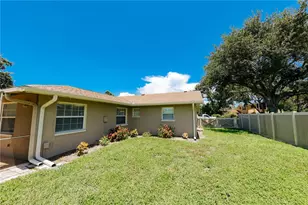 5211 24th Ave Dr W, Bradenton, FL 34209 - Photo 8