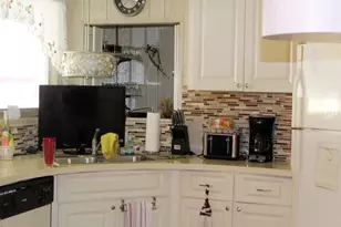 129 Royal Palm Cir, Largo, FL 33778 - Photo 2