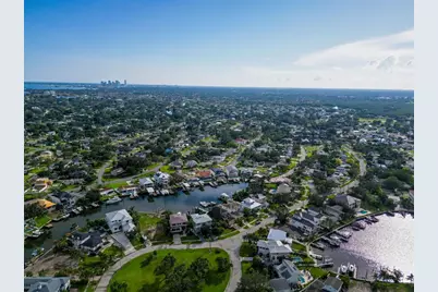 1859 Oklahoma Avenue NE, Saint Petersburg, FL 33703 - Photo 4