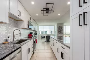 660 Island Way, Clearwater Beach, FL 33767 - Photo 10